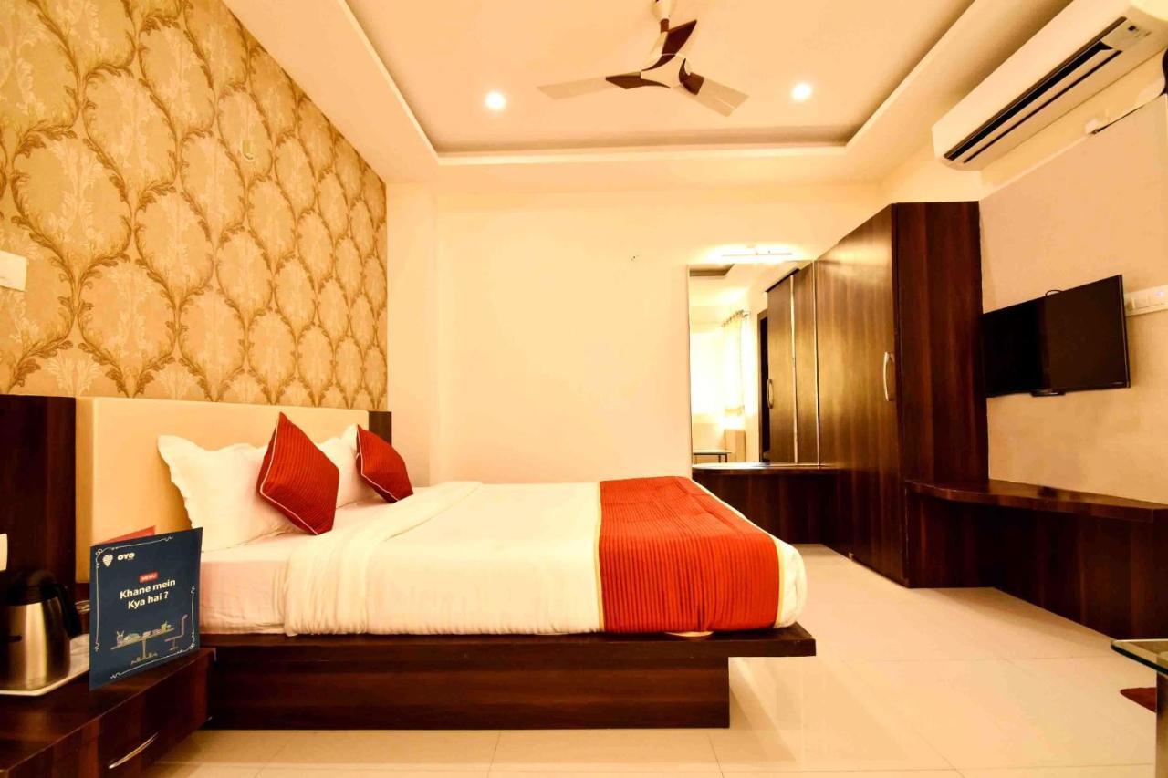 Hotel Kamad Giri,Ujjain Bagian luar foto