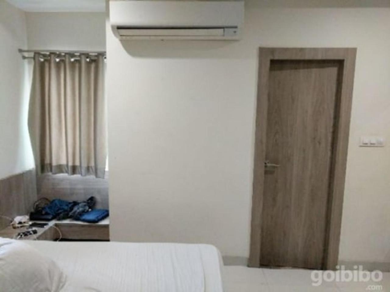 Hotel Kamad Giri,Ujjain Bagian luar foto